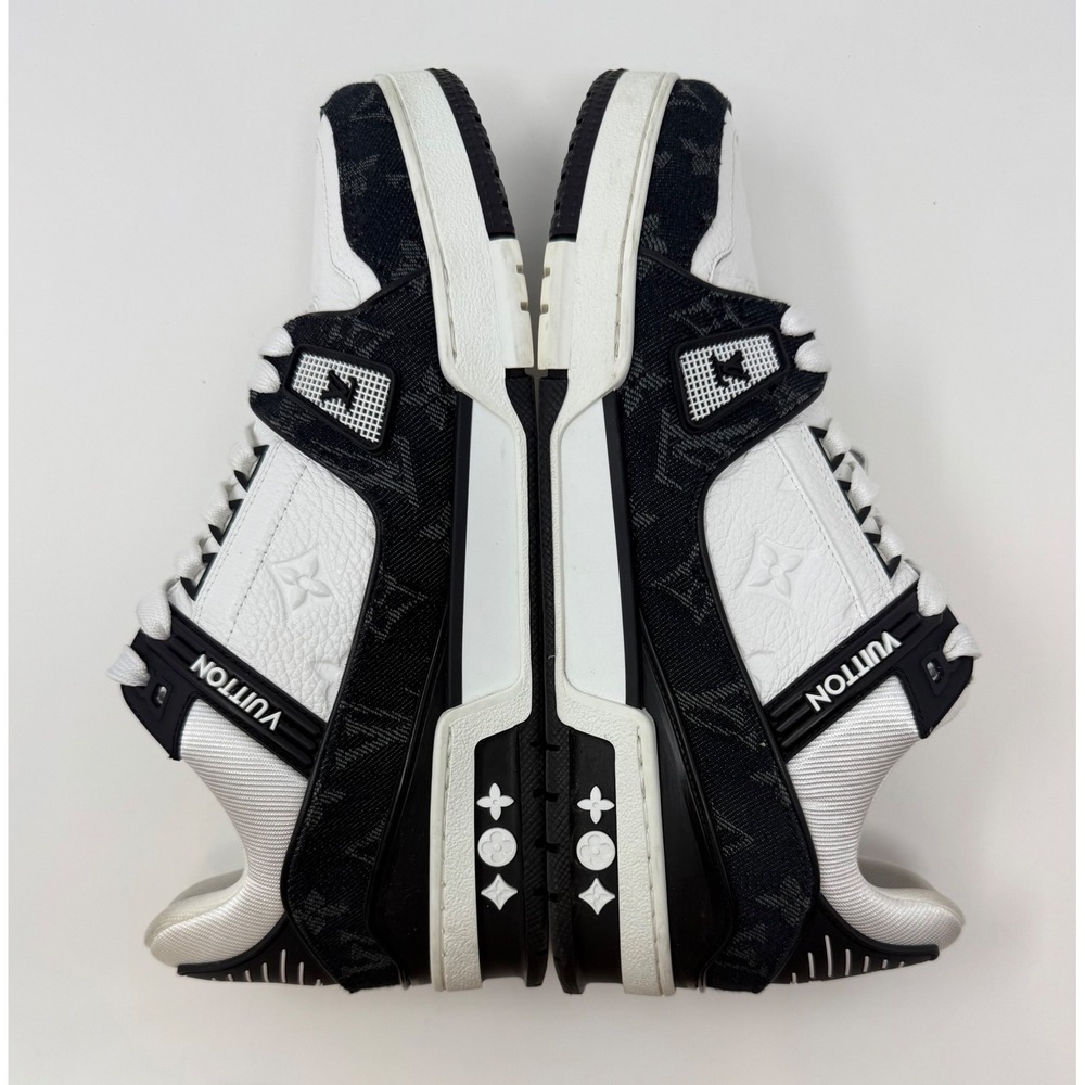 Louis Vuitton Trainer Sneaker Black/White Size 7.5 LV Fits 9 US - Picture 3 of 9